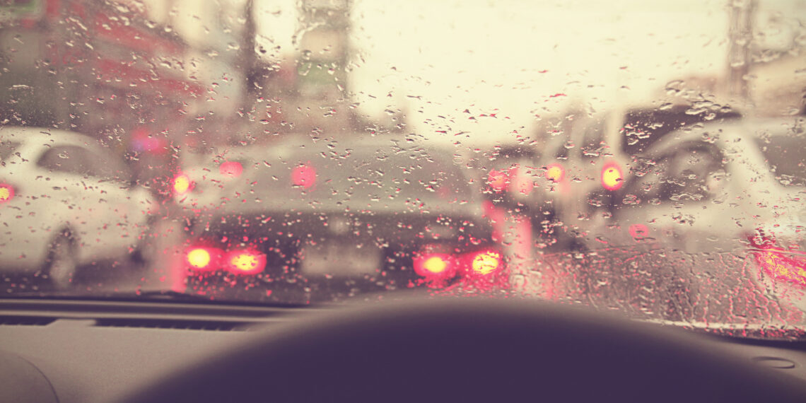 Come proteggere al tua auto dalle piogge acide